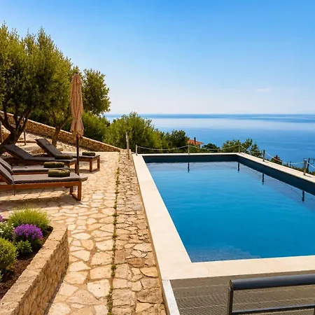 Villa Calypso Private Estate Xiropigado